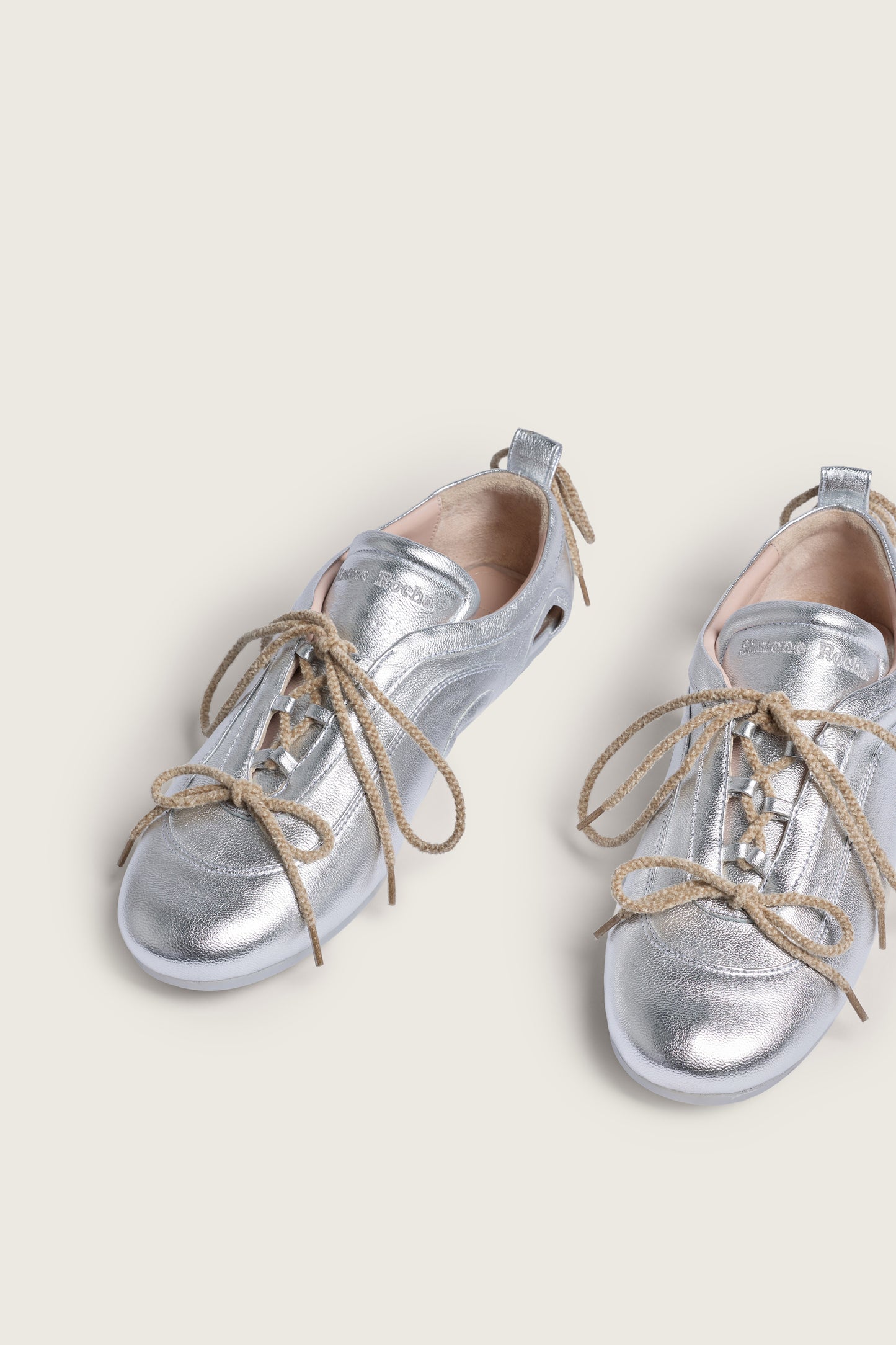 Cutout Ballerina Grip Trainer