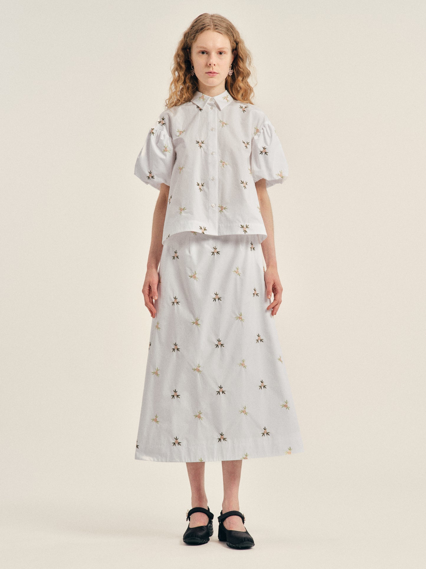 Cropped Rosebud Puff Sleeve Lace Trim Shirt
