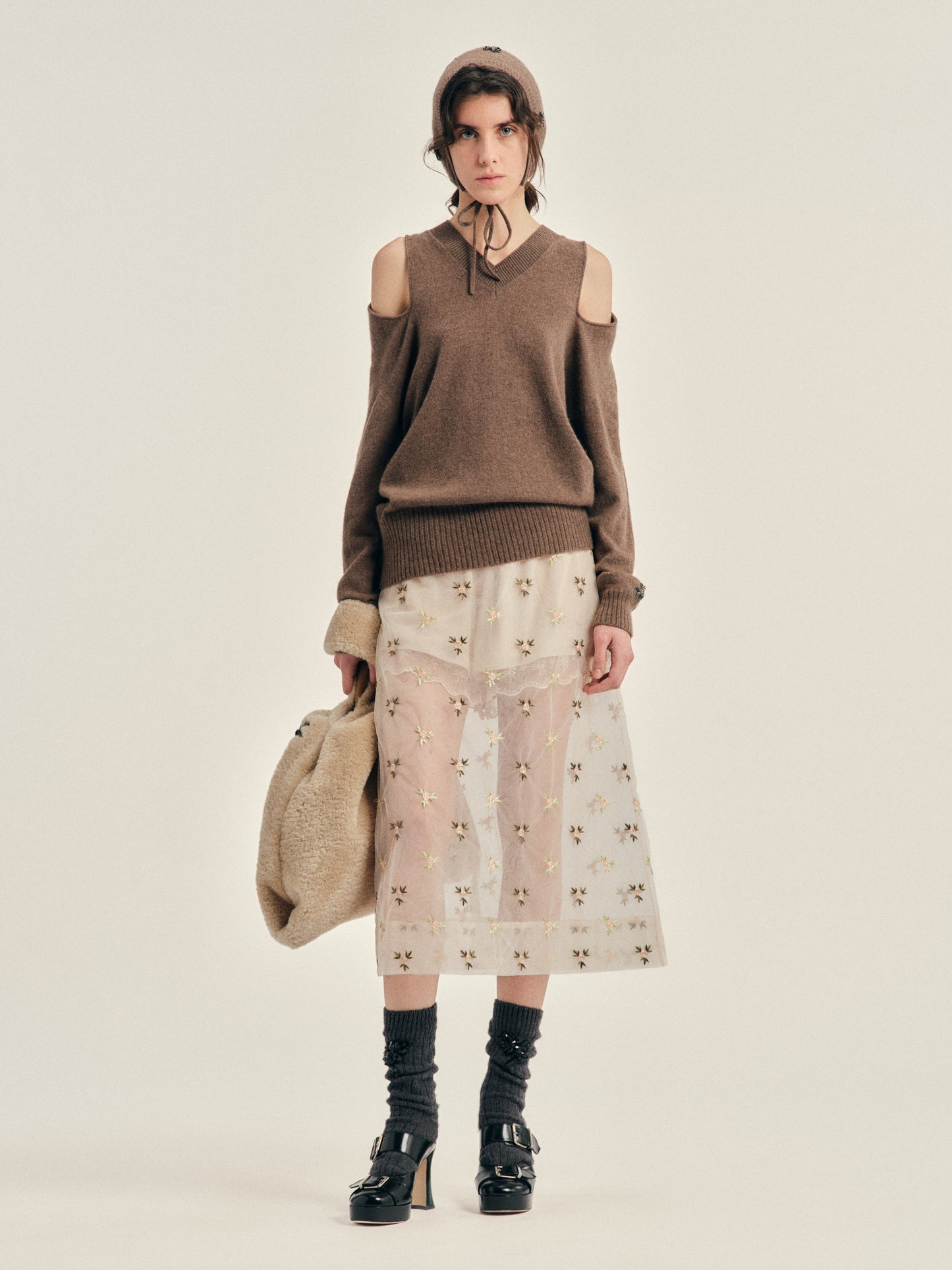 Embellished Relaxed Cashmere Slash V-Neck Jumper