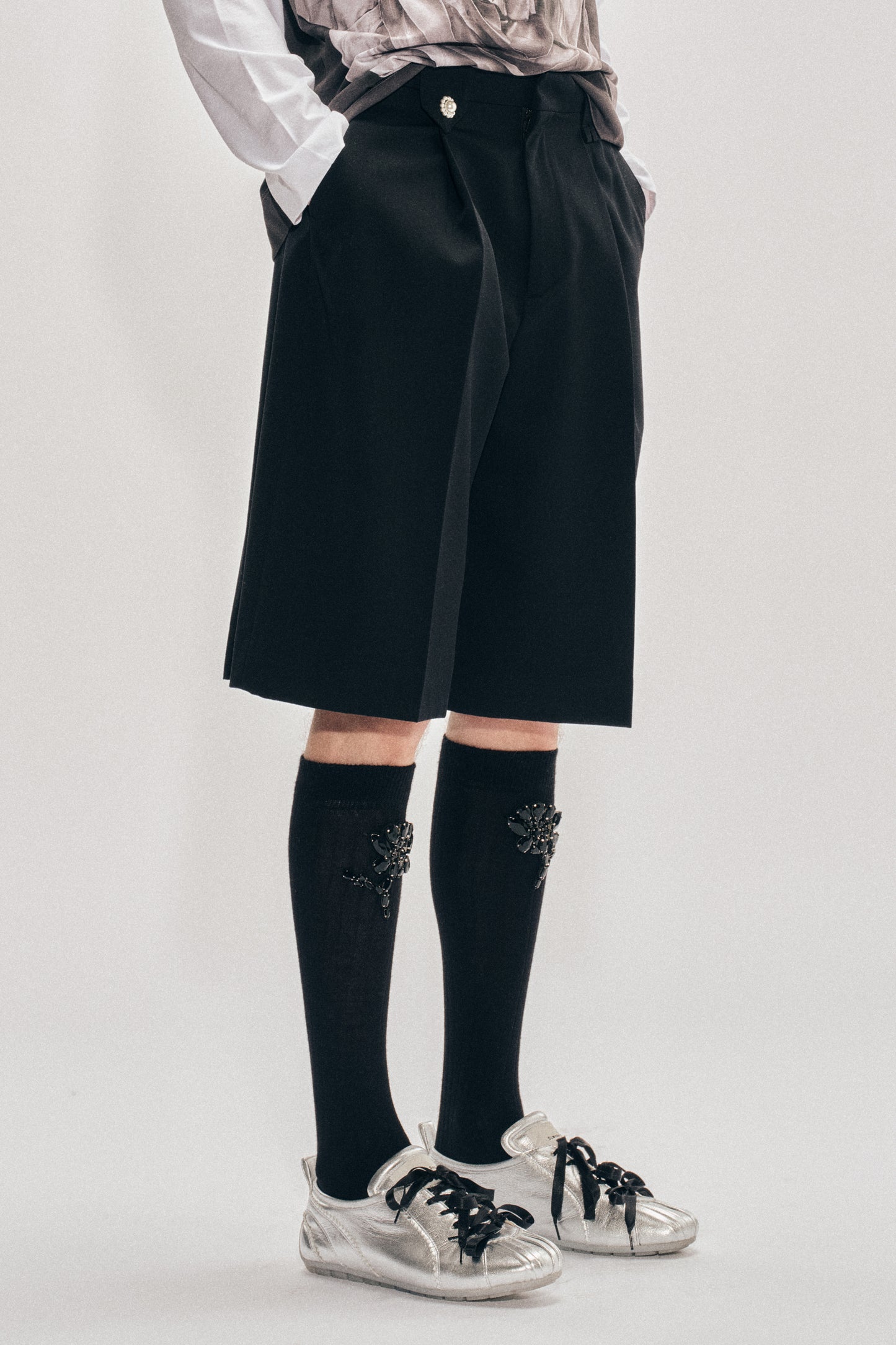 Tailored Wide Leg Belt Loop Tab Shorts