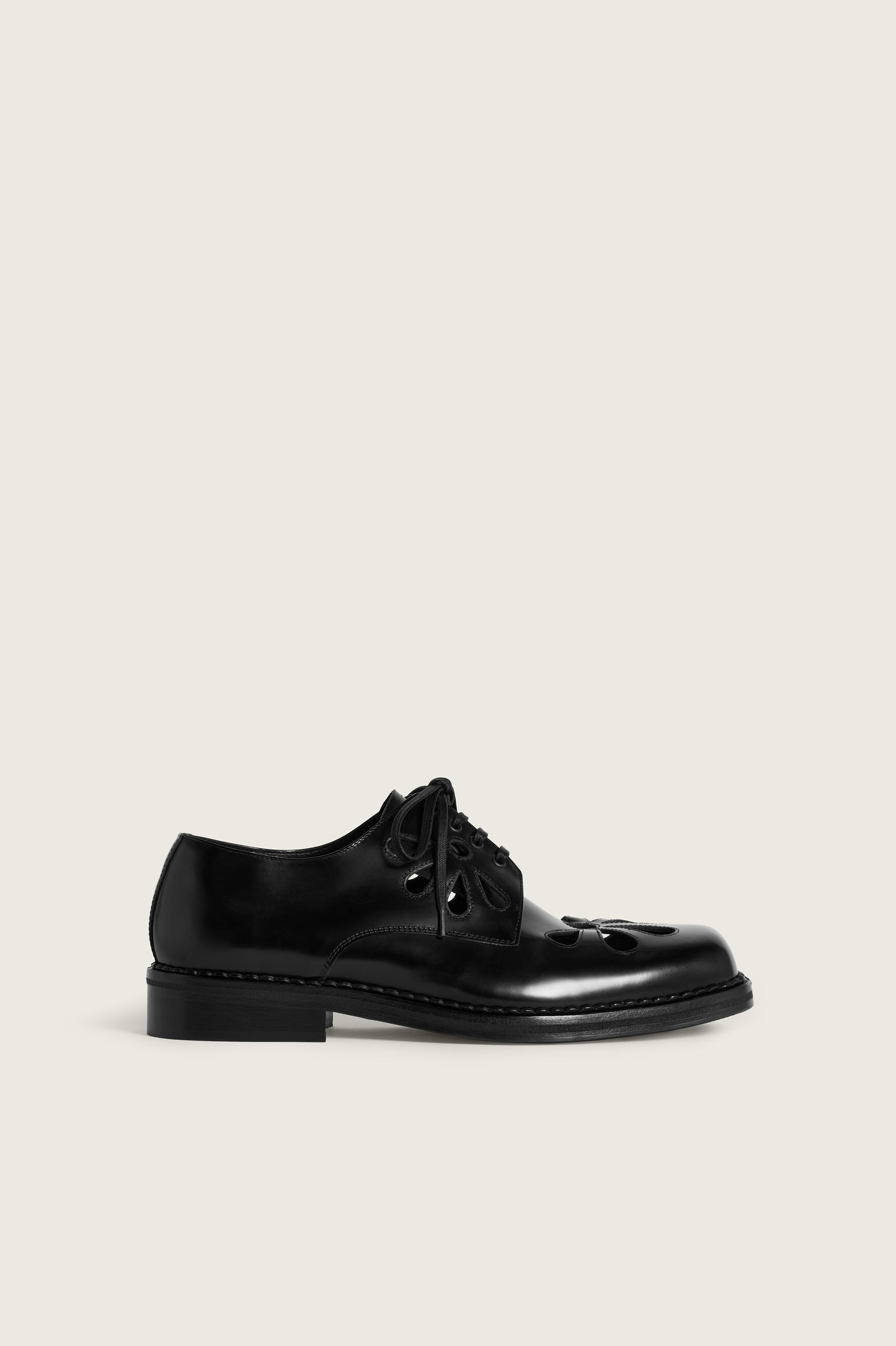 Daisy Cutout Square Toe Brogue