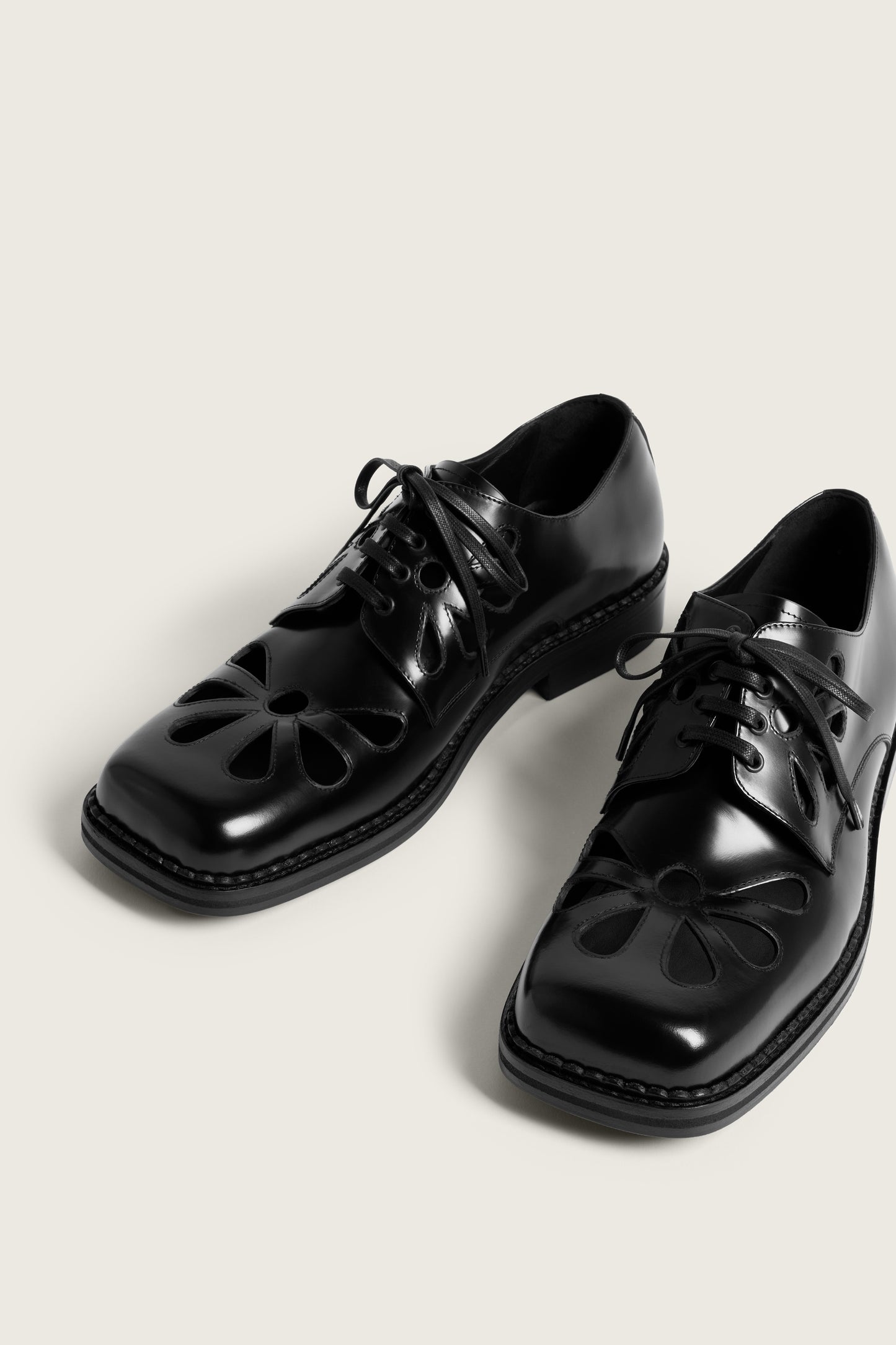 Daisy Cutout Square Toe Brogue