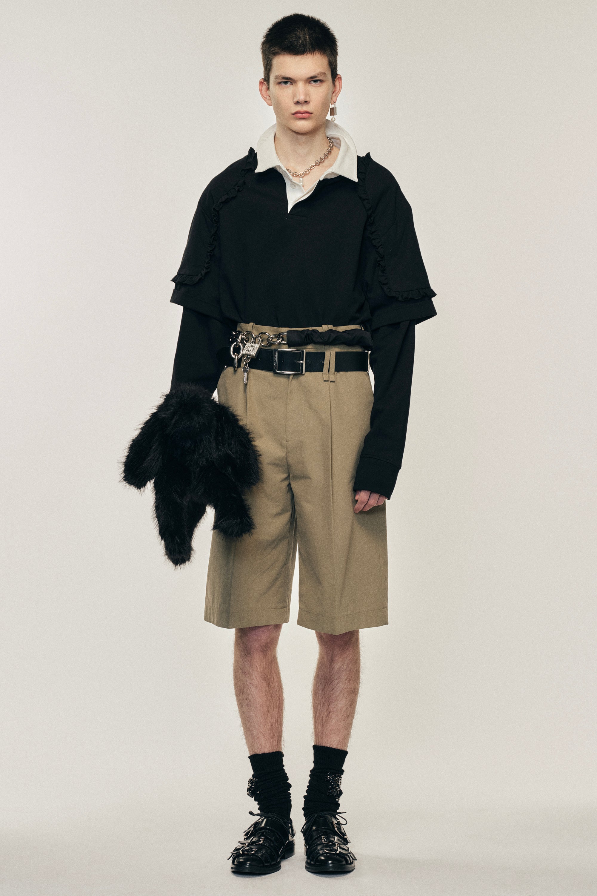 【関税込み】Simone Rocha ブラック Pearl & Chain Boy Tシャツ Pearl & Chain Boy T-Shirt – Simone Rocha US