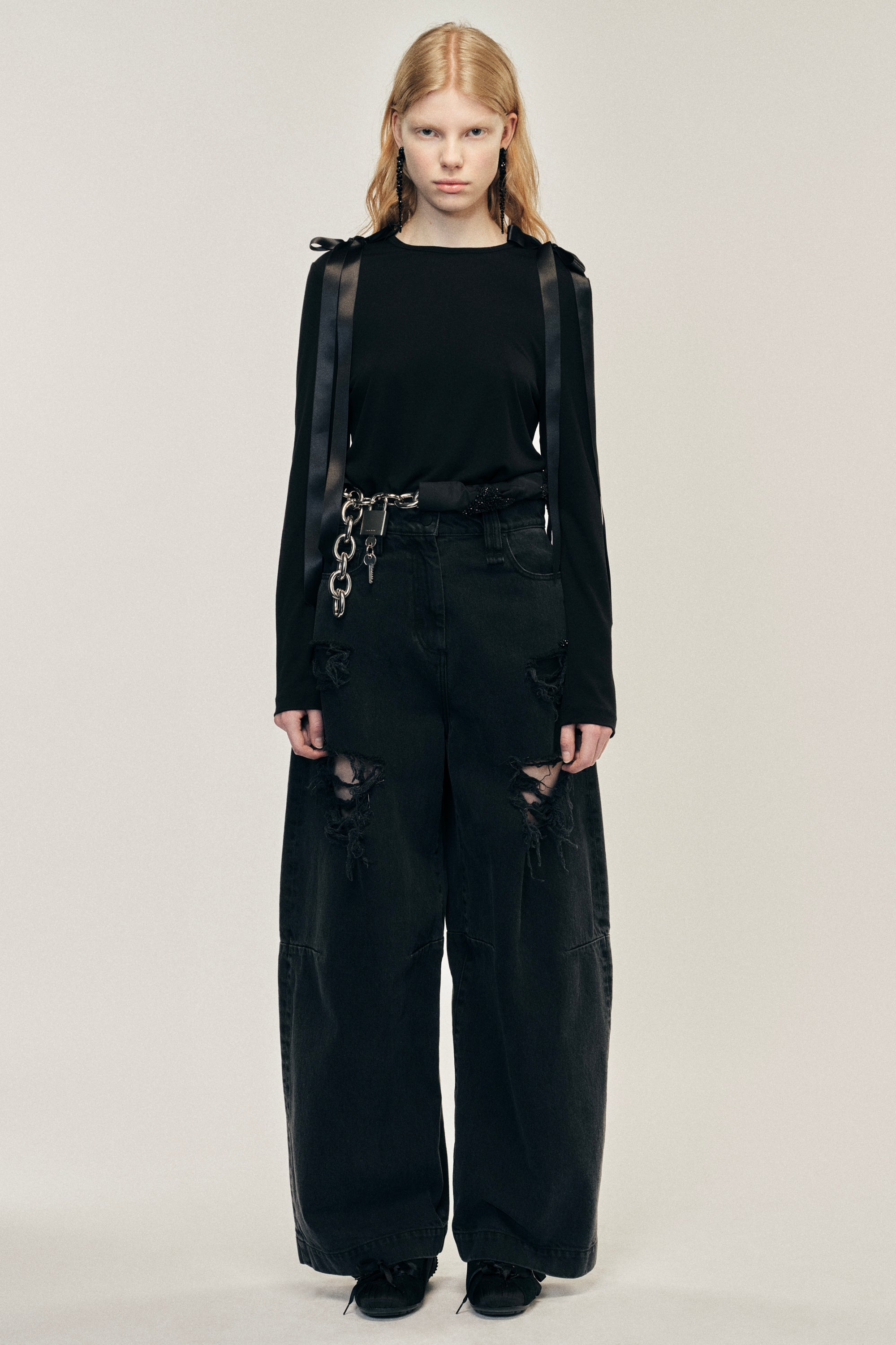 【関税込み】Simone Rocha ブラック Puddle ワイドパンツ Wide Leg Puddle Track Pant in Black – SVRN